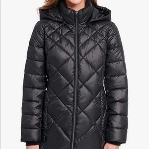 NEW- Womens Andrew Marc Black Long Puffer Jacket with Pockets